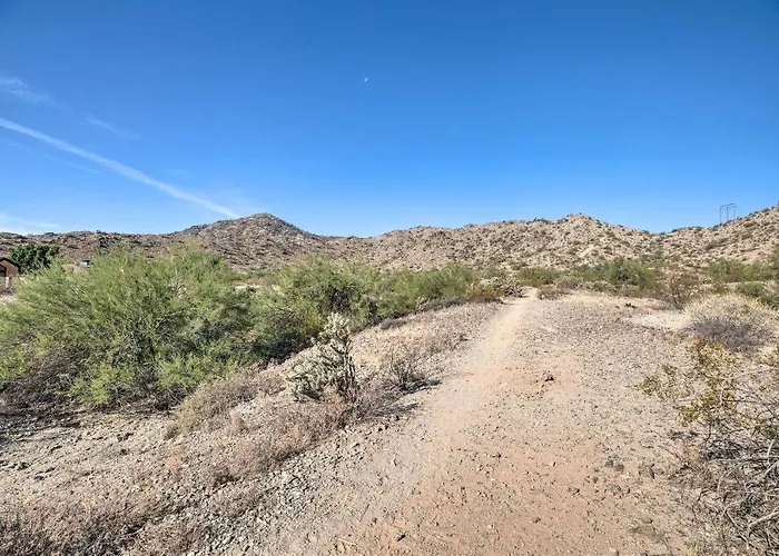 Heated Pool, Views, & Trail Access: Escape