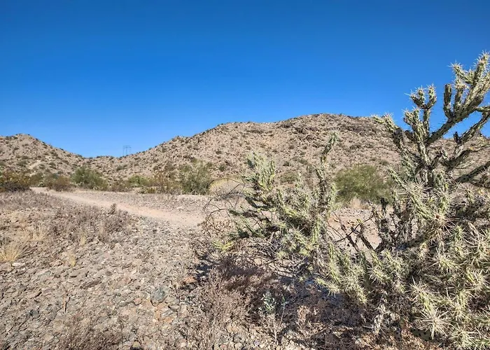 Heated Pool, Views, & Trail Access: Escape *