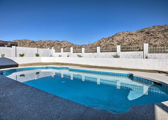 Heated Pool, Views, & Trail Access: Escape Сasa de vacaciones *