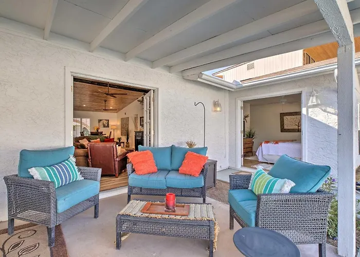 Heated Pool, Views, & Trail Access: Escape