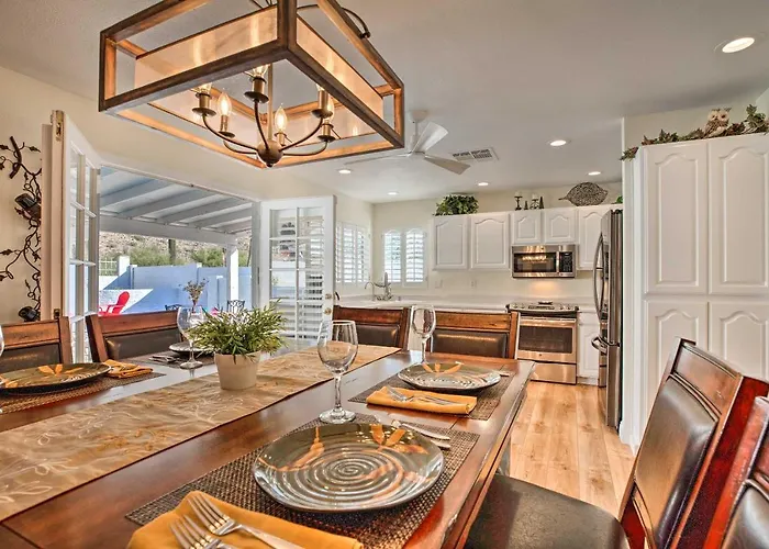 Heated Pool, Views, & Trail Access: Escape *