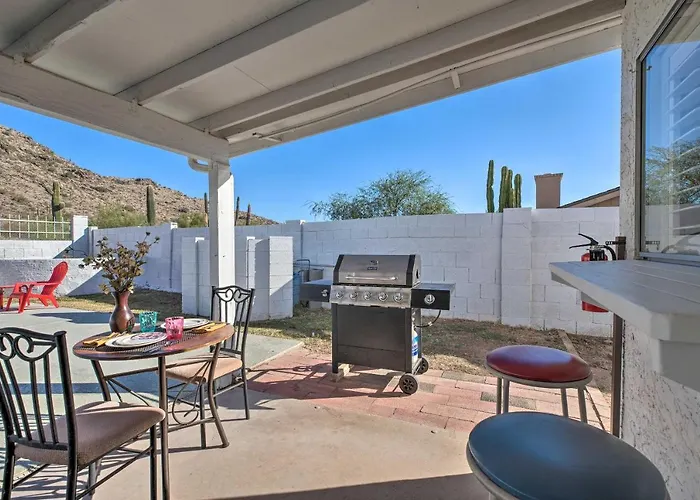 Heated Pool, Views, & Trail Access: Escape *