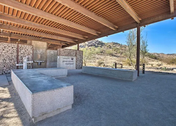Heated Pool, Views, & Trail Access: Escape